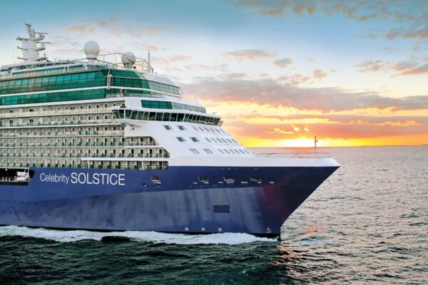 CEL_SI_ExteriorSun_Solstice_BlueHull-2560x1440