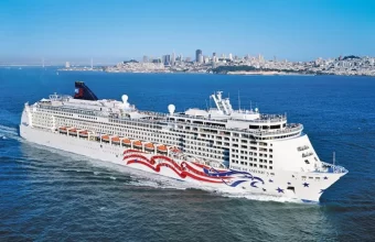 NCL026_EXT_Pride-of-America_Z8EC78